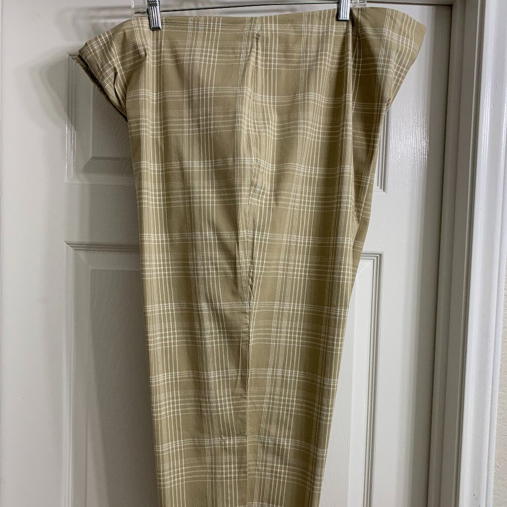 Venezia Jeans Women's Tan/White Capri Pants, Size 24